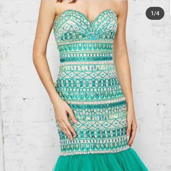 Size 6 bright green fully beaded and embroidery top strapless mermaid gown NWOT - Picture 5 of 10